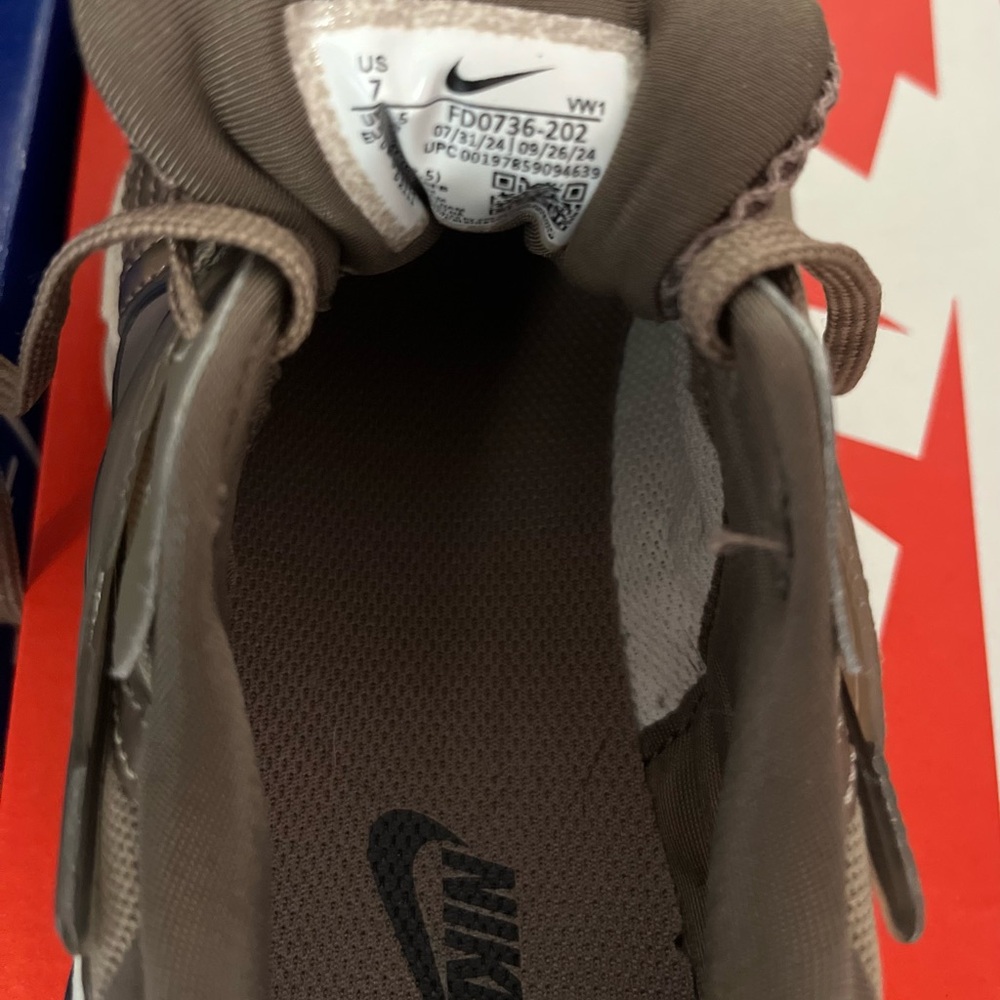 Barely worn Nike Brown and white sneakers - Picture 8 of 11